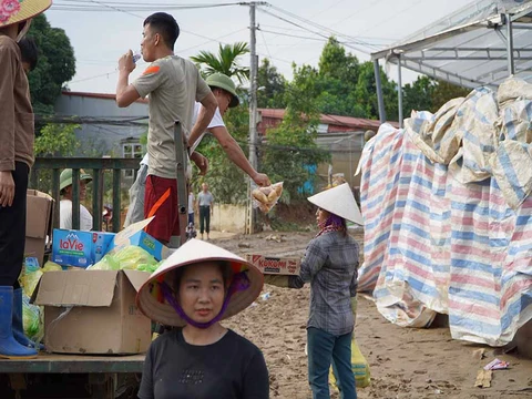 Hỗ trợ bà con bị ảnh hưởng bởi cơn bão Yagi (xã Quy Mông, huyện Trấn Yên, Yên Bái)