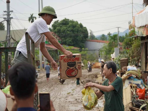 Hỗ trợ bà con bị ảnh hưởng bởi cơn bão Yagi (xã Quy Mông, huyện Trấn Yên, Yên Bái)