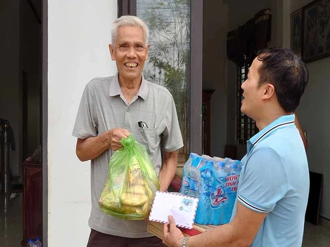 Hỗ trợ bà con bị ảnh hưởng bởi cơn bão Yagi (xã Quy Mông, huyện Trấn Yên, Yên Bái)