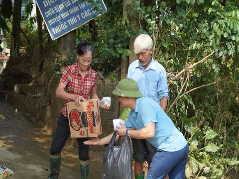 Hỗ trợ bà con bị ảnh hưởng bởi cơn bão Yagi (xã Quy Mông, huyện Trấn Yên, Yên Bái) 02