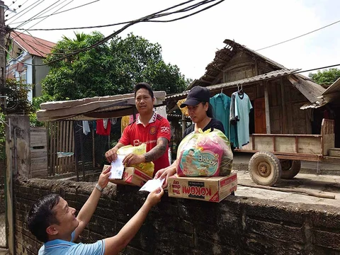 Hỗ trợ bà con bị ảnh hưởng bởi cơn bão Yagi (xã Quy Mông, huyện Trấn Yên, Yên Bái) 05